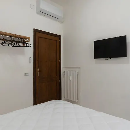 Guesthost - Metro Cipro-ottaviano X6 * Рим